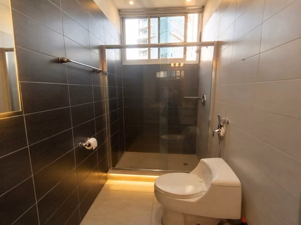 ALQUILER DE APARTAMENTO AMOBLADO EN BELLA VISTA | VISTA AL MAR Y CINTA COSTERA