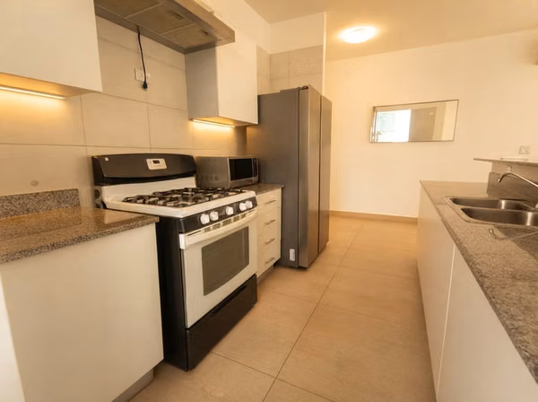 ALQUILER DE APARTAMENTO AMOBLADO EN BELLA VISTA | VISTA AL MAR Y CINTA COSTERA