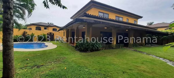 Casa en Venta en Costa del Este Con Piscina 24EPP2842