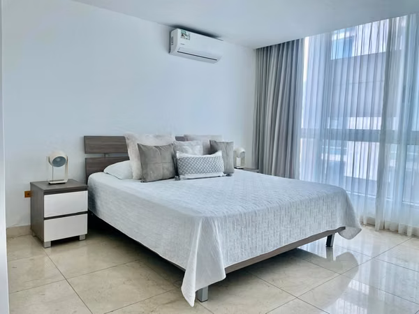 FOR RENT ave balboa 1 recamara vista   mar lateral