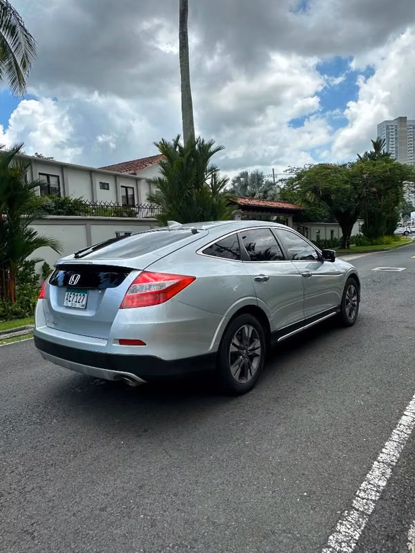 HONDA CROSSTOUR 2013
