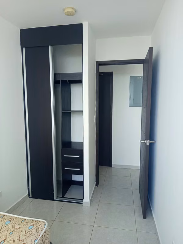 Apartment for Sale or Rent - Semi-Furnished - Avenida Balboa  PH Bay View - YJ