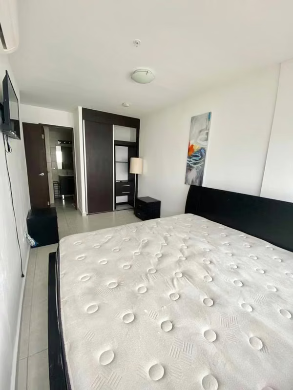 Apartment for Sale or Rent - Semi-Furnished - Avenida Balboa  PH Bay View - YJ