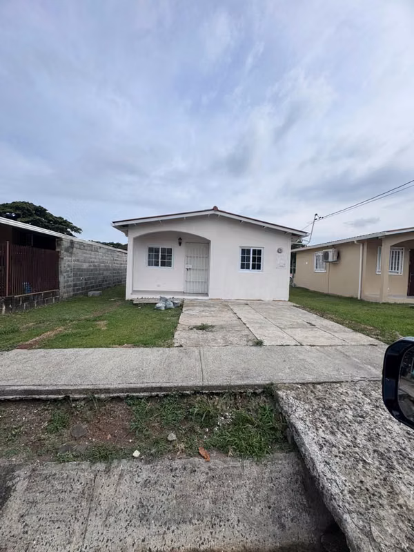 Casa en Venta – Altos de Panamá Oeste, La Chorrera - RE