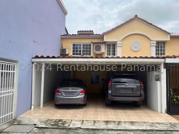 Vendo Casa de 220 m² en PH Limajo, Altos de Panamá 27-1170GG