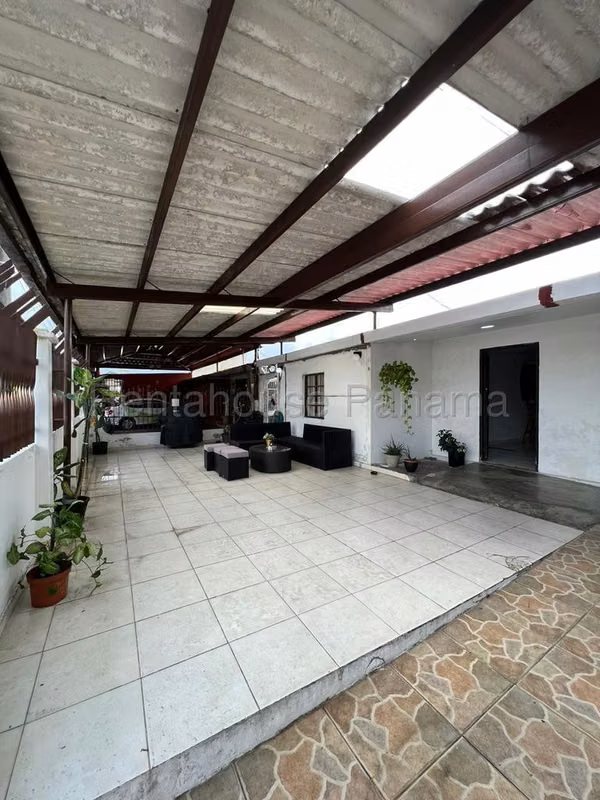 House for Sale in Chanis | 3 Bedrooms, 2 Bathrooms, Front Terrace & Covered Parking