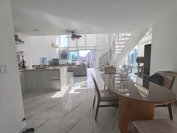 Apartamento en El Cangrejo I con amplios espacio y ubicación premium