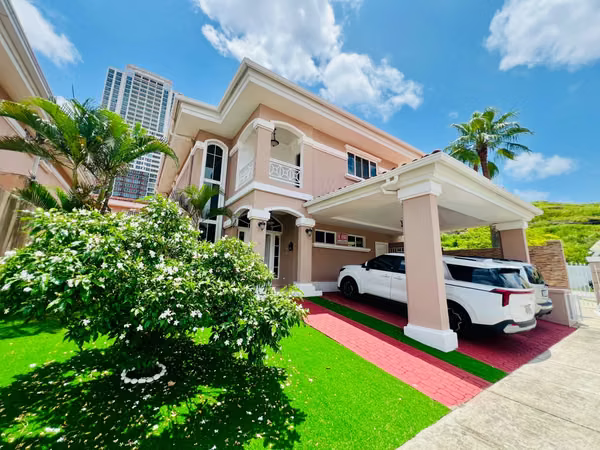 Casa en venta en Altos de Panamá debajo de precio de avalúo