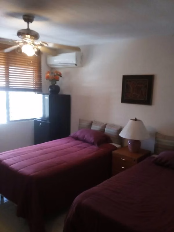 Se alquila habitacion amueblada compartida para dos damas en Ave. Balboa