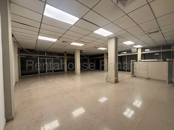 Office Rental in Calidonia Building on the corner LFC Direct Client Only