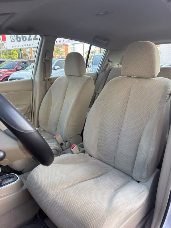 NISSAN TIIDA 2010
