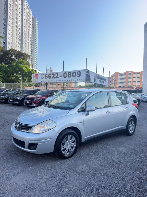 NISSAN TIIDA 2010