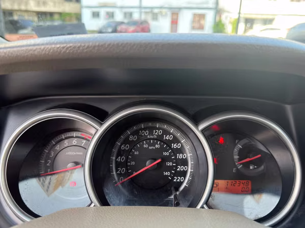 NISSAN TIIDA 2010