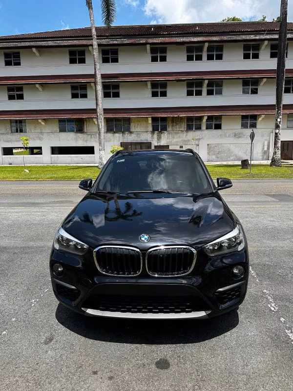 BMW X1 año 2018 (gasolina, motor 1.5L) negociable. 43,000 km