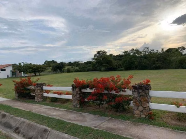 Venta Terreno San Carlos en Complejo Residencial Punta Barco Village