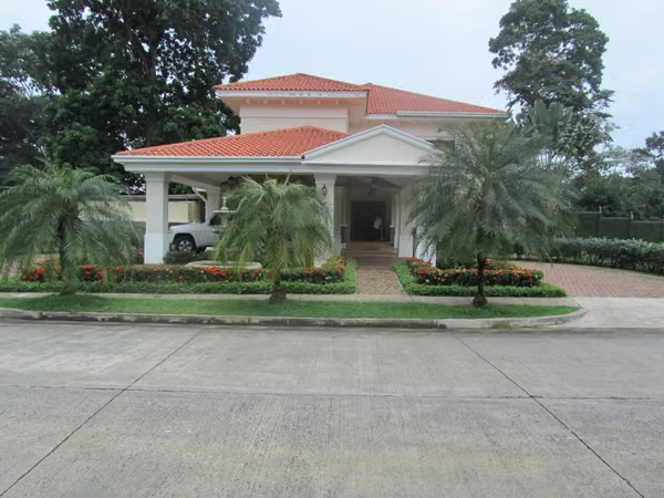 Se Vende Mansión en Residencial Camino de Cruces, Ancón, Albrook