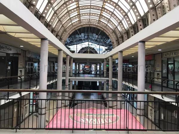 Commercial Space for Sale Vía España - YD