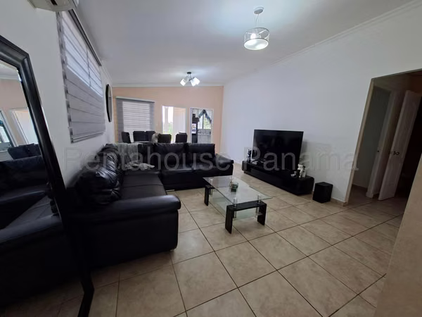 House for sale in Arraijan Brisas del Golf EC