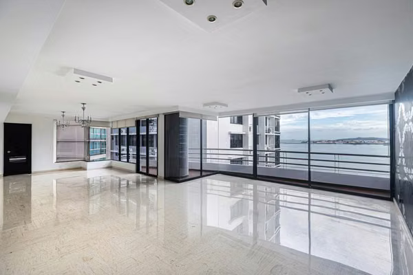 Ganga PH Los Delfines 280m² Remodelado y Vista al Mar