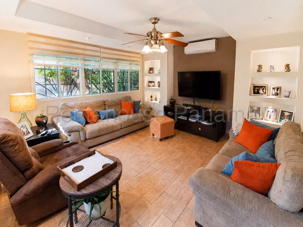 Venta de Casa en Las Cumbres Solo Cliente Directo MC
