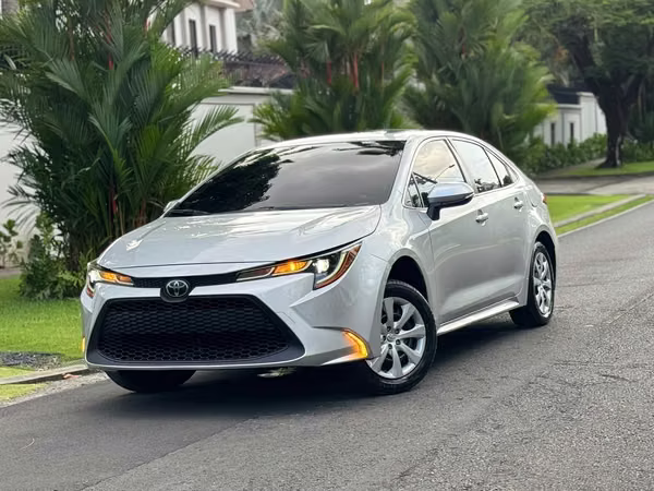 Toyota Corolla SE Año 2020 ~ Versión Full Extras   