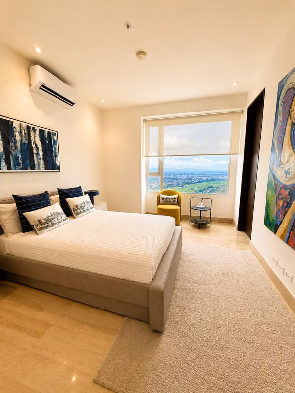 LUXURY APARTMENT AT PH SOLANA – SANTA MARIA | 306 m² | HIGH FLOOR