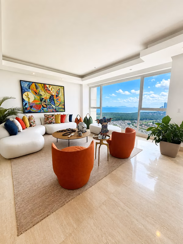LUXURY APARTMENT AT PH SOLANA – SANTA MARIA | 306 m² | HIGH FLOOR