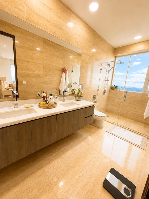 LUXURY APARTMENT AT PH SOLANA – SANTA MARIA | 306 m² | HIGH FLOOR