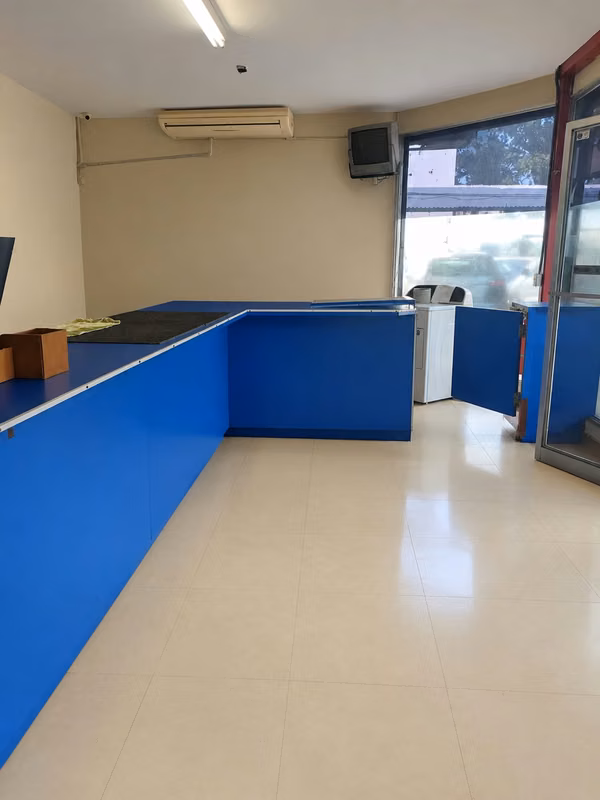 Commercial space for sale on Vía España.