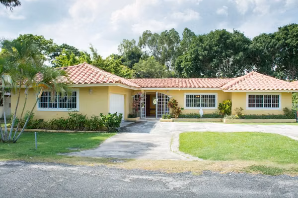 Club de Golf de Coronado. 1321mts 4r 2b cbe $1400.00