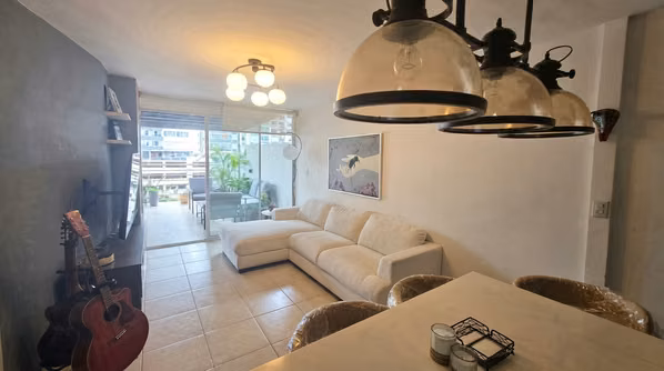 Apartamento sobre Vía Transístmica I con amplia terraza y cerca del metro