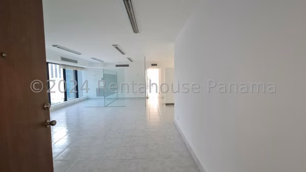 H9616GRR Commercial Office for Rent in Marbella