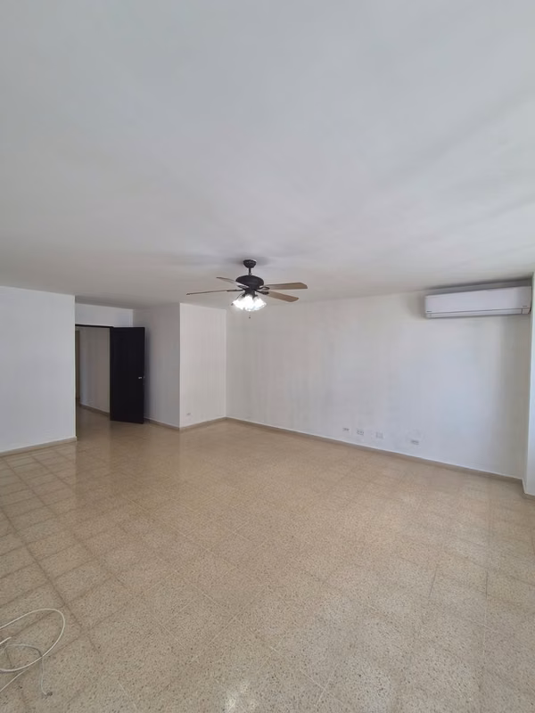 Alquiler o Venta de Amplio Apartamento de 323 m² - P.H. Torre Marbella”