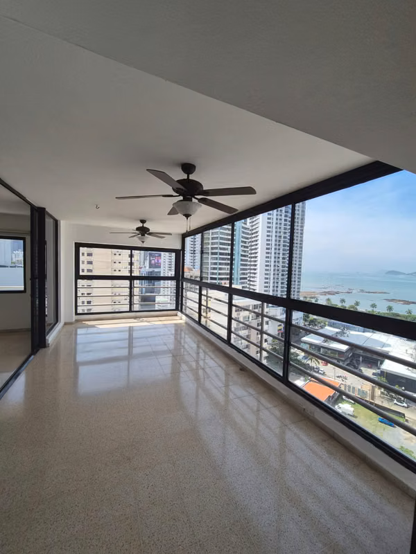 Alquiler o Venta de Amplio Apartamento de 323 m² - P.H. Torre Marbella”