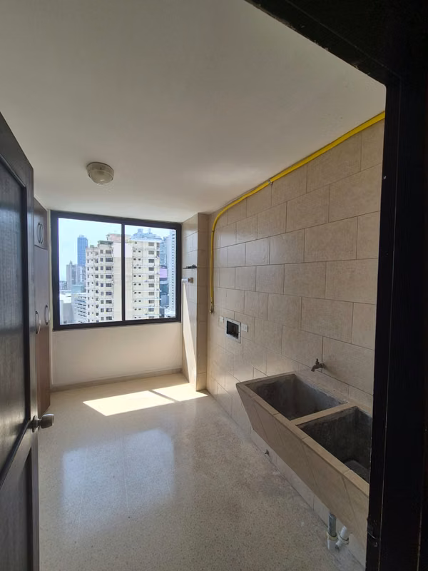 Alquiler o Venta de Amplio Apartamento de 323 m² - P.H. Torre Marbella”