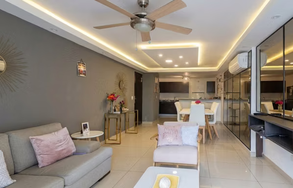 Apartamento en Condado del Rey I con balcon y ubicación privilegiada