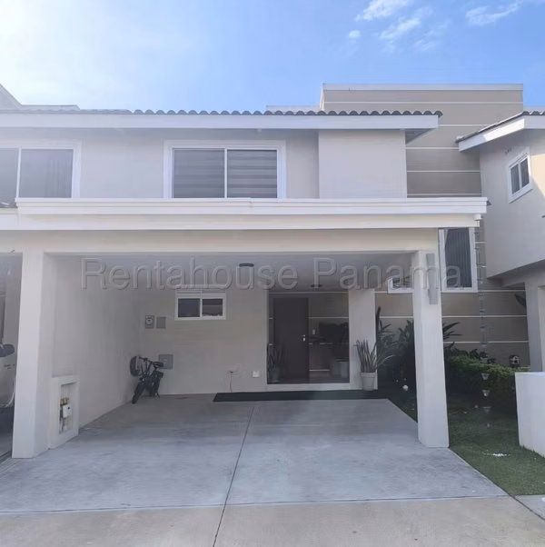HOUSE FOR RENT IN BOSQUES DEL PACIFICO PANAMA PACIFICO HQ
