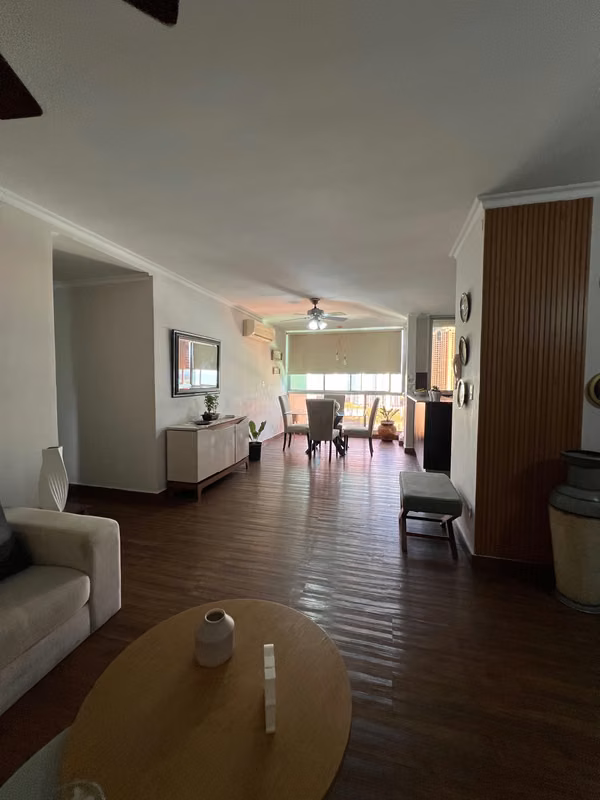 VENDO APARTAMENTO EN COSTA DEL ESTE, 3 RECAMARAS, 115M2, PISO ALTO.