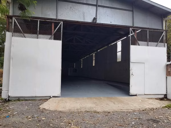 Office/warehouse rental near Costa del Este
