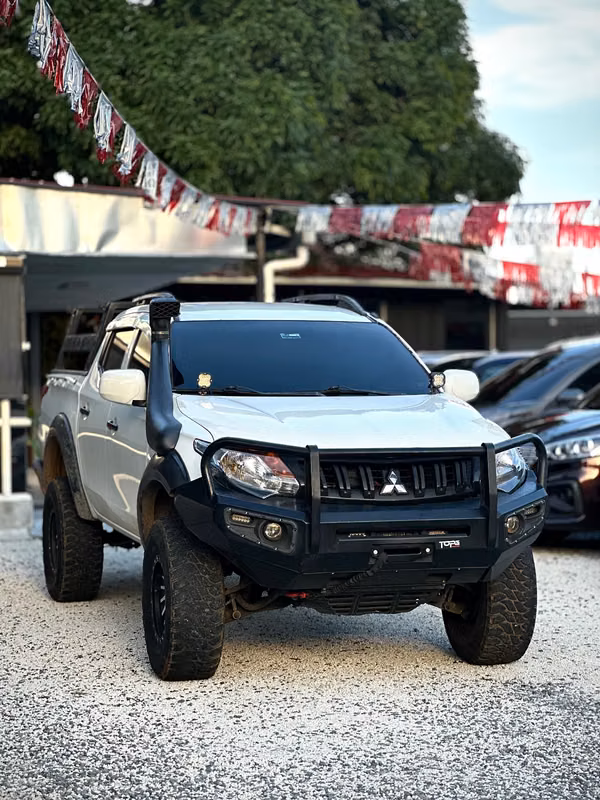 Mitsubishi L200 4X4 Full extras 