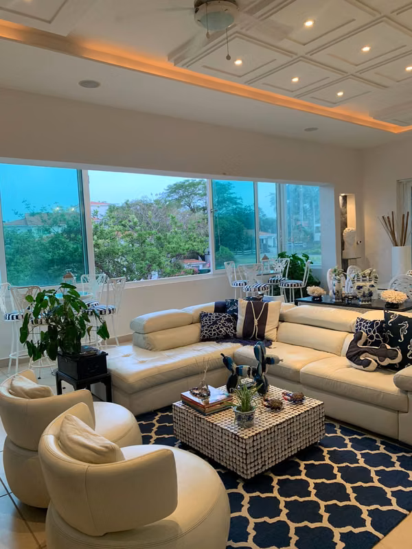 Punta Barco – Elegante Apartamento – 216mts2 – 350,000