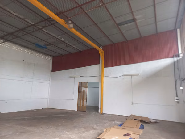 Se alquila Galeras de 153 mts en La loceria