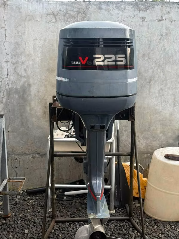 MOTOR YAMAHA 225HP 2 TIEMPOS