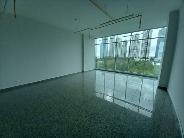 Peninsula Center. Costa del Este. Oficina 62mts terminada $900.00