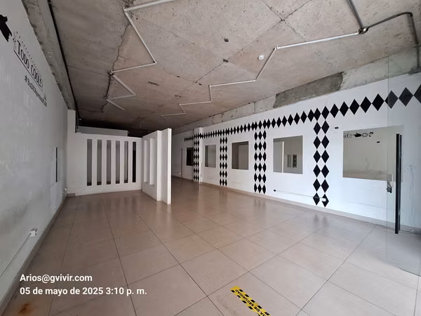 Liberty Plaza. Local 115mts terminado AC $2145.26