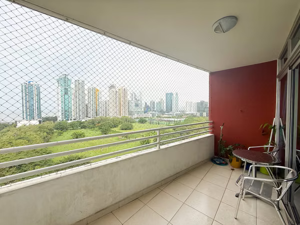 Condo Overlooking the Park for Rent in Vertikal
