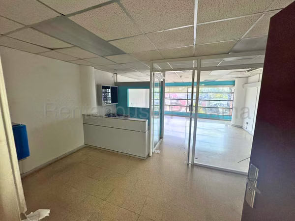 Office for Sale on Via España. 26-7115.