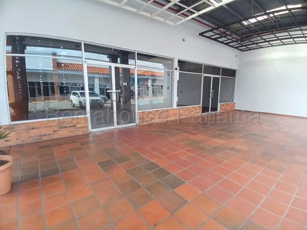 ALQUILER DE LOCAL COMERCIAL EN BRISAS DEL GOLF