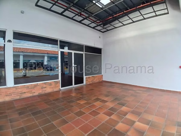 ALQUILER DE LOCAL COMERCIAL EN BRISAS DEL GOLF