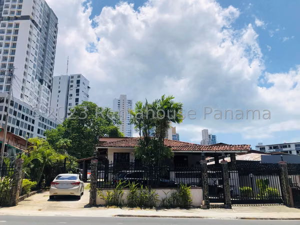 House for sale in Carrasquilla LC25-2936